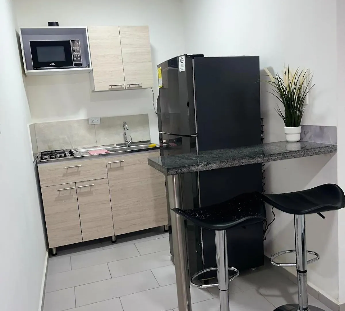Comodo Y Centrado Apartaestudio En Cali 0*,