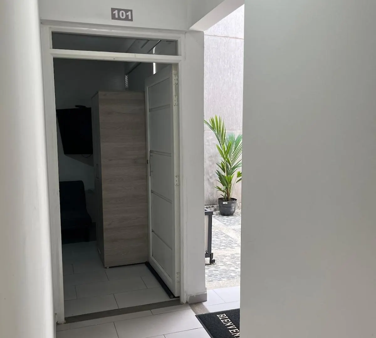 Comodo Y Centrado Apartaestudio En Cali